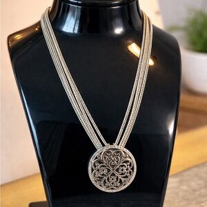 Silver pendant necklace